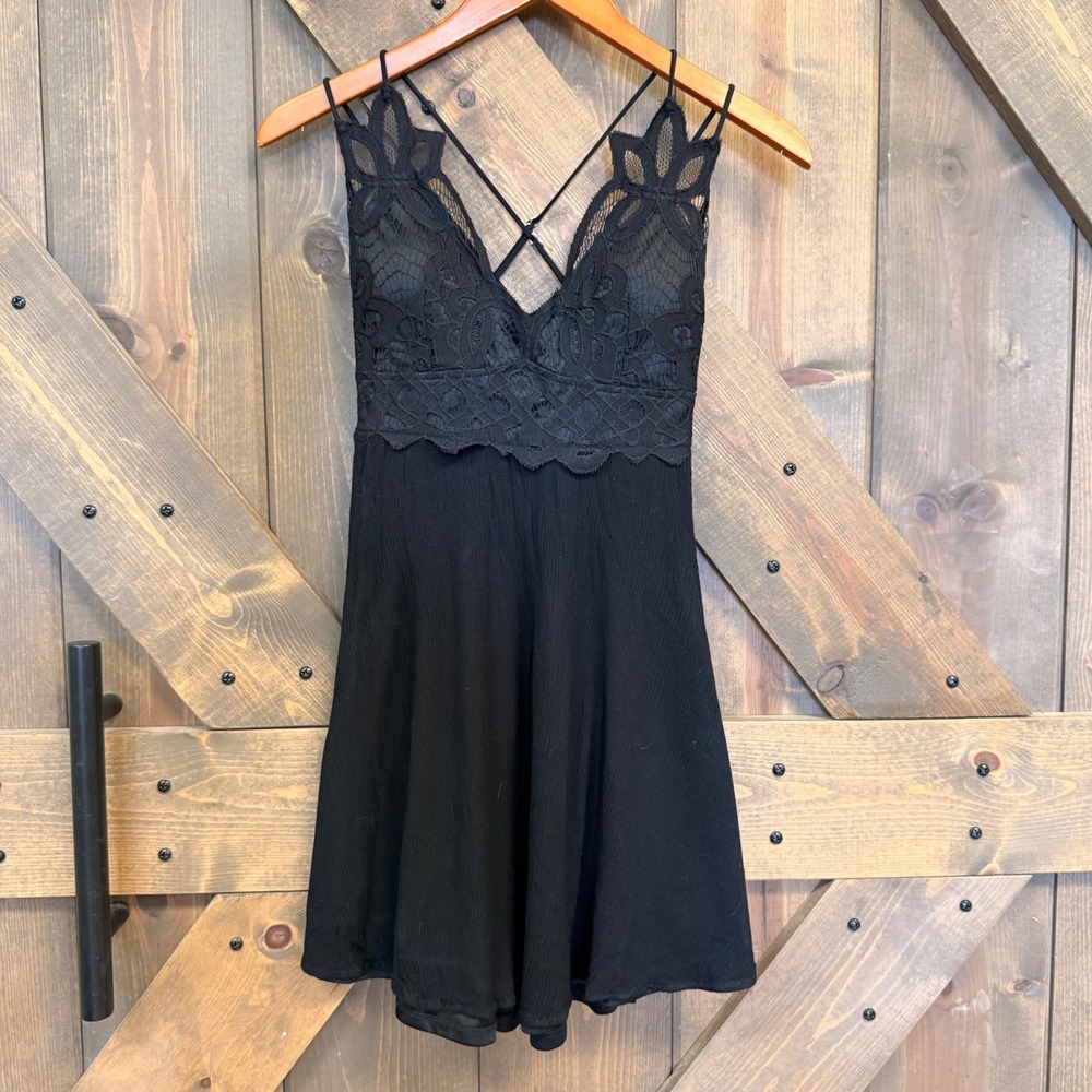 Mi Ami Lace Bodice Mini Dress Womens XS Black Good Strappy Boho Crochet LBD